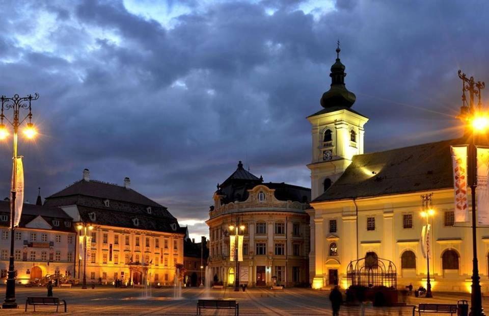 Luxury Center City Sibiu Exterior photo